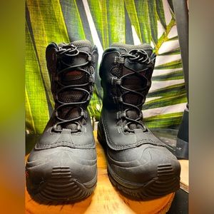 NWOT Columbia Women’s Black 200G Snow Boots 🖤✨